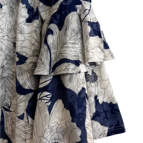 INC Internationals Cute floral Peasant top size Large - Picture 3 of 7